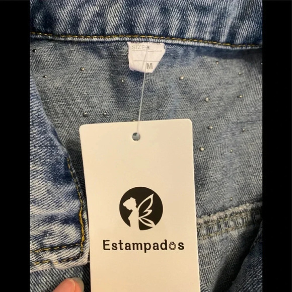 NWT Cropped Denim Jean Jacket With Pearl Bead Accents Sz M - Picture 3 of 7